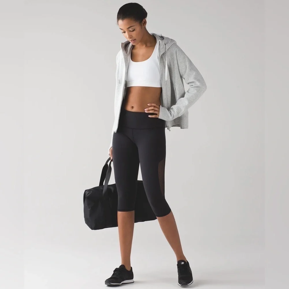 Lululemon Reveal Crop (15") size Small - Picture 5 of 11